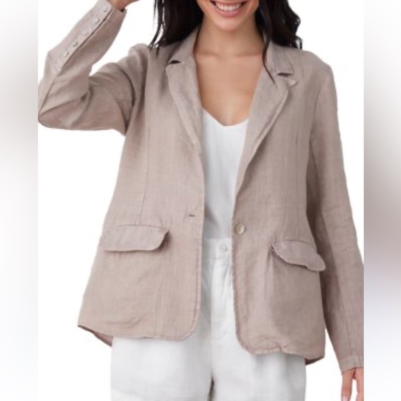 Gallery Tan Blazer with Notched Lapels - Picture 1 of 7